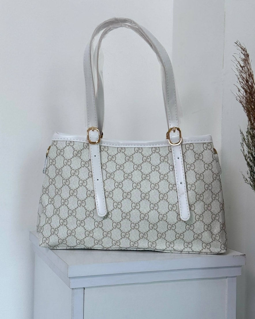 جنط نسائي
سعر المفرد 15 آلاف دينار
سعر الدرزن 120 ألف دينار
قياس 20 × 30 سم 
واتس اب :***********
واتس اب :***********
