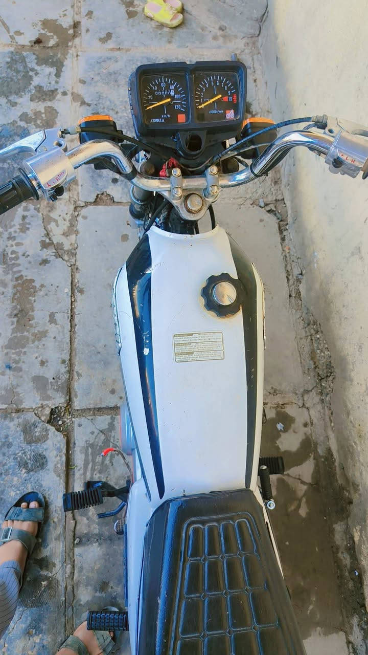 السلام عليكم دراجه للبيع موديل 2016 حلوه الدراجه مكينه 21 ناعمه السعر 500 اوراق اصوليي مكاني كوت شارع النفط📞☎️***********
