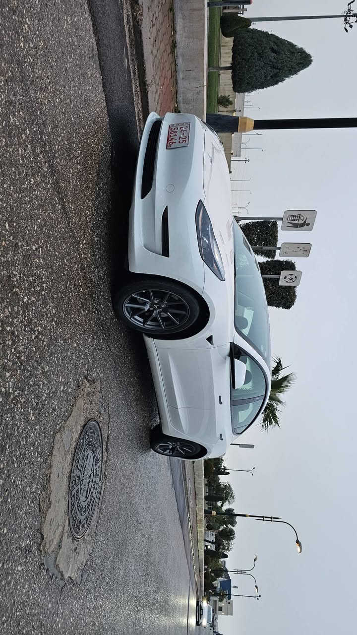 تيسلا 3 
2023
تك ماطور 
اون لاين
ماشية ٤٠ الف مايل
صبغ جاملغ خلف السايق وجزء من قبغ الجنطه من فوك  
بدون دواخل والايرباك سليم 
رقم اربيل  جاهزة ولا نقص 
السعر ١٧٥ ورقه ومجال قليل جدا
***********
