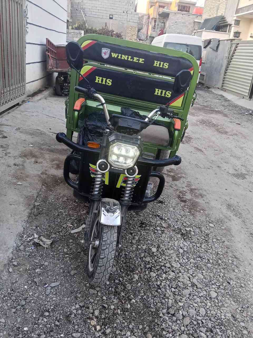 سلام عليكم ستوته شحن موديل خمسه وعشرين الستوته نضيفه بس بترياته مستهلكه شويه سعره مليون 300 مكاني بغداد قرب جزيرت بغداد السيحيه رقمي ***********
