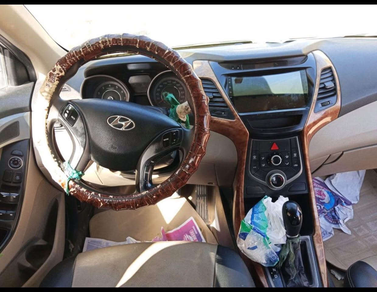 النترا 2015 خليجي
فول عدا البصمة
رقم نجف
بيها حار وبارد
المكينه بيها بخار
السعر 112 ورقه
***********
