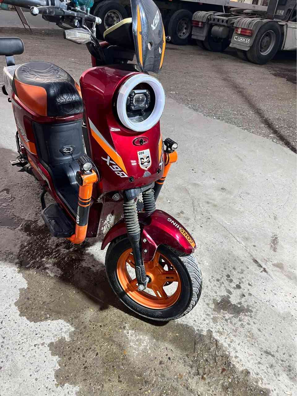 دراجة شحن x900 
5 بطاريات كبار تمشيك بل شحنة 40 كيلو الئ 50 
بريكات دهن بل مكان 
بدون نقص 
سرعتهة حقيقي 60 
بصمة و سويج 
تشغيل عن بعد 
موديل 2025 
تايرات جوبلس 
4 نمرات 
الدراجة بحالة الوكاله 
مكاني بغداد دورة مهدية الثانية 
***********
السعر 350 بيهة مجال بغداد, العراق
