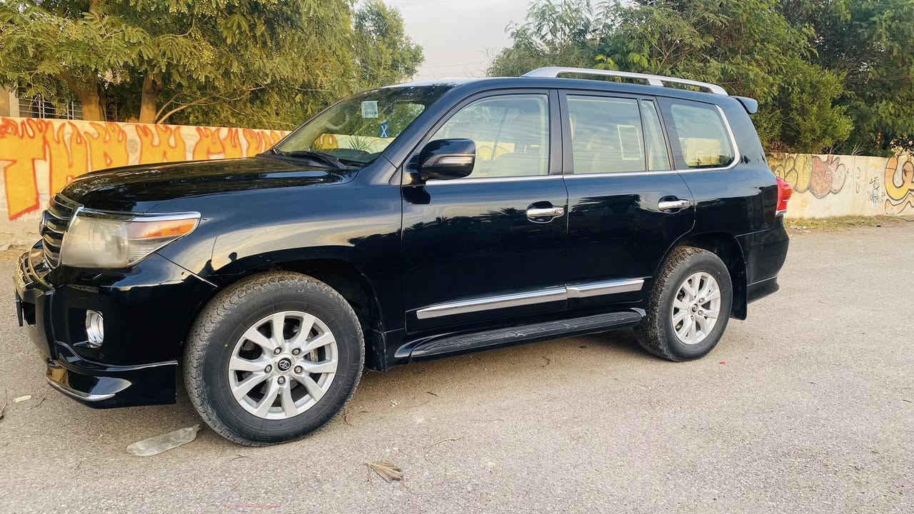 لاندكروز 2012 GX.R فول مواصفات كفالة.ما عداء  الدعاميات صبغ وبارد قليل وسونار مرفق مع صور 
للستفسار ***********
