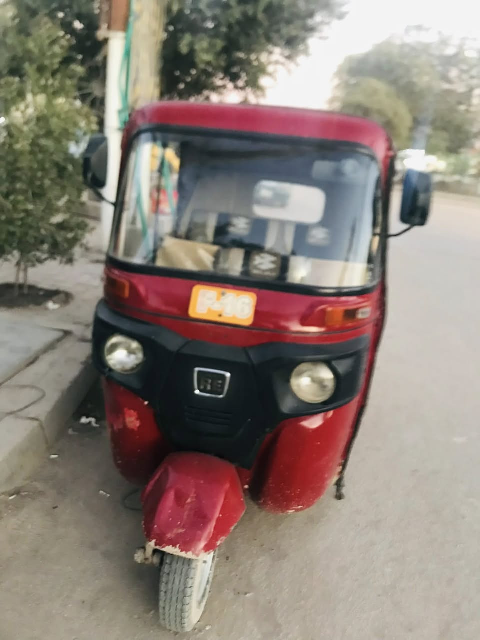 من رخصة الادمن تكتك موديل 18 للبيع كلك اتكفل السرقه وعشائر عارضه ب2500وبيه مجال  للشراي ***********
