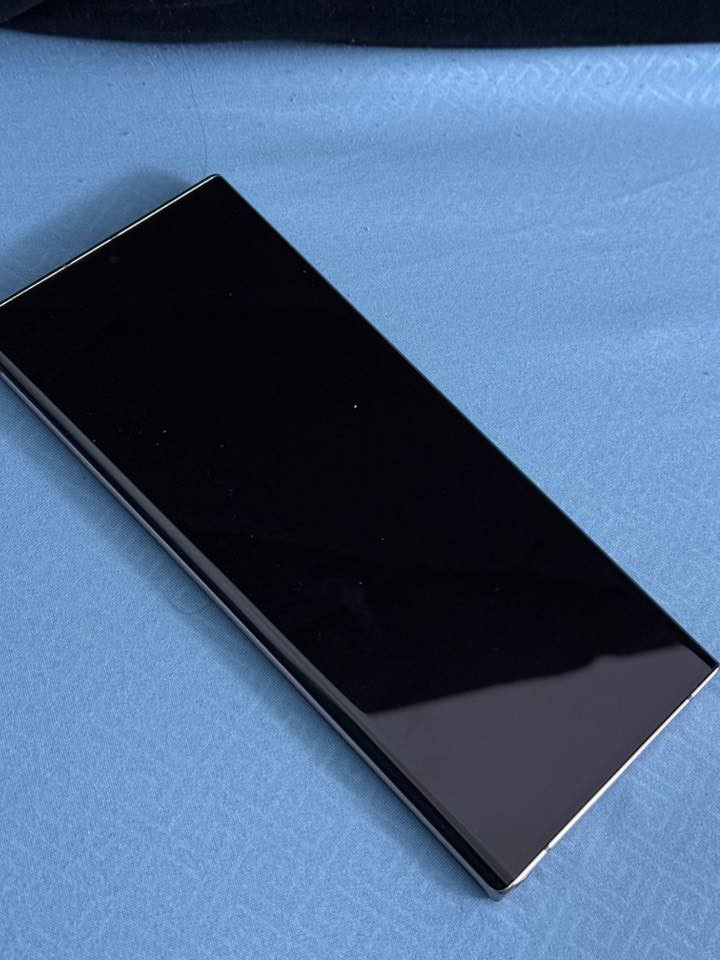 سامسونك نوت ٢٠ الترا للبيع
لون وردي الجهاز نضيف ومابي اي عيب فقط الشاشه محتركه يمكن يتصلح او يحتاج تبديل مكاني كركوك الرقم ***********
