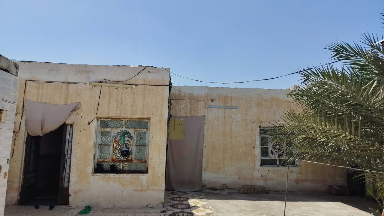 بيت للبيع زراعي متكون من غرفتين وصاله ومطبخ 
الشراي يتصل على هذا الرقم أو يجي خاص ***********
