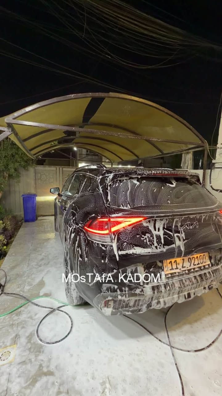 للبيع او مراوس🔥 Kia Sportage X Line 2024 🔥
وارد أمريكي | أعلى فئة (فول) | بانوراما | 4x4 | رقم بغداد
​الموديل: 2024
المركبة: كيا سبورتاج X Line
المنشأ: وارد أمريكي
المحرك: 2500 سي سي
المسافة المقطوعة: 30 ألف
الدفع: فور ويل 4x4
​💎 المواصفات والمميزات (فول واحد على واحد)
​بانوراما على طول السقف.
​شاشة كبيرة (إيباد) على طول الدشبول.
​الأمان والرادارات: حساسات ورادارات أمامية وجانبية (نقطة عمياء) وخلفية.
​مفاتيح البصمة: بصمة أبواب، بصمة تشغيل، بصمة صندوق، وهاند بريك بصمة (فرامل يد كهربائية).
​مقاعد فاخرة: كراسي جلد + كراسي كهرباء.
​تقنيات: تشغيل عن بعد، شاحن (مخارج شحن) في جميع الكشنات.
​مظهر خارجي: لدات نهارية، إشارات في المرايا (أشاير مري).
​أداء: نظام قيادة سبورت (وأنظمة أخرى).
​📸 حالة السيارة والحوادث:
​الضرر: دفيوزر الدعاميه خلفيه بدون دواخل
​الإيرباك: بدون اي ايرباك.
​صور الحادث: موجوده داخل المنشور 
​📍 المكان: بغداد - الدوره
📞 للاستفسار: ***********
​معلومات التسجيل:
​رقم السيارة: بغداد إنكليزي، باسمي (تحويل ثاني يوم).
​💰 السعر: 213ورقة وبيها مجال قليل
