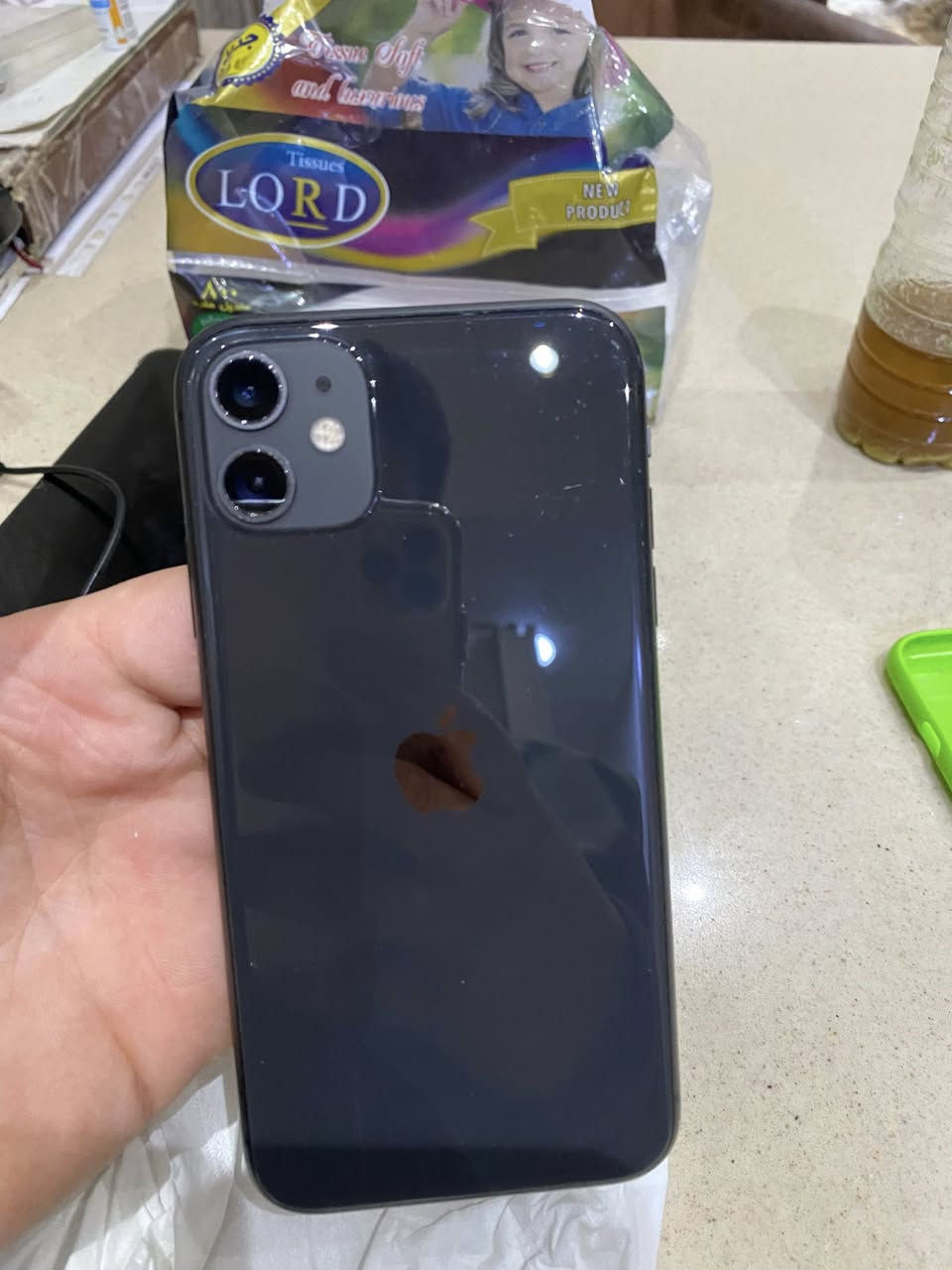 iPhone 11 للبيع الجهاز وتر بروف ممفتوح ذاكره 128 بطاريه 79 الجهاز شاصيه نظيف بس بي نقطه صغيره بالشاشه متبين السعر 175 الف 
البنوك شارع الفتلاوي 
***********
