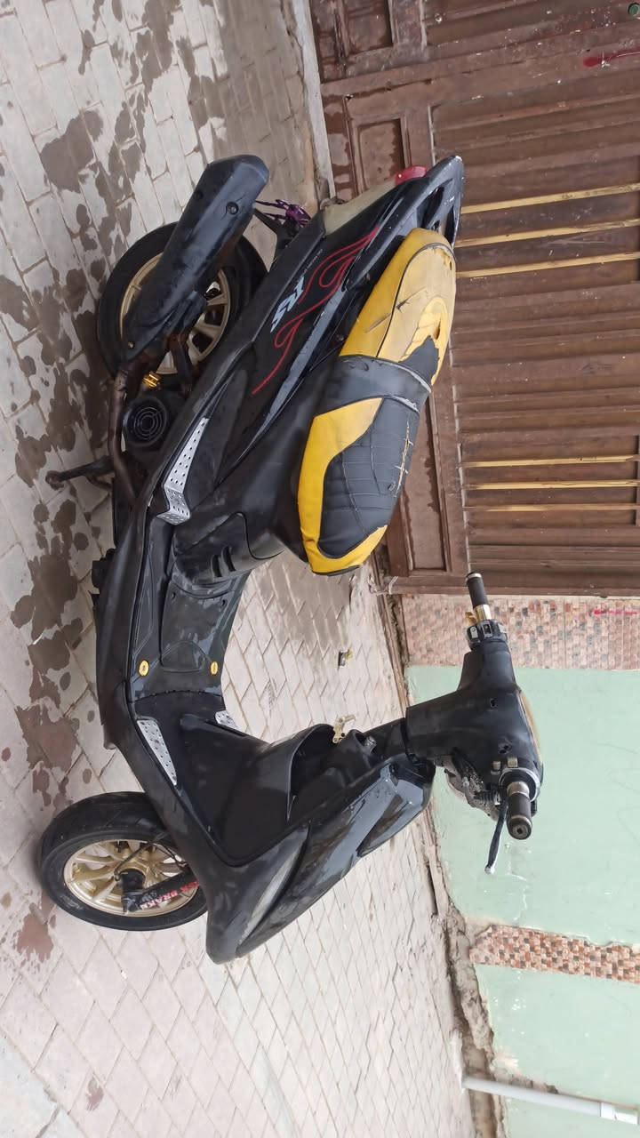 السلام عليكم
للبيع ماكس عدله بوشه 49 مجفته جديد قبل اسبوع شغاله هندر سلف عايزه باتري كيج بانزين ما يشتغل والعداد عايزه واير لايت شغاله عايزها بس مجمع مال اشاير للاستفسار ***********
