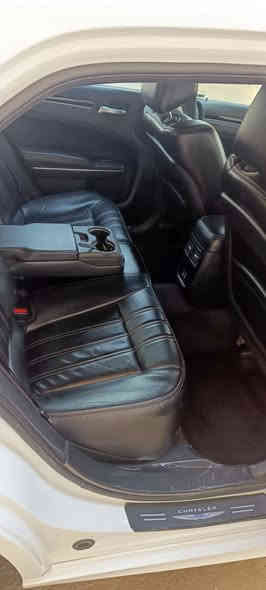 السلام عليكم اوباما 2017 مواصفات S معروفه كفاله عامه ماشيه 82 مايل بيه ملاحظات جدأ بسيطه وارد كندي وكاله هارلم السياره  بلاديه جديده جدأ مال جناي احلى من الصور الله شاهد تجي وأشوف بعينك الفرشات الاصليه بالجنطه جديده مكان السياره بغداد السعر 280 وبيهه مجال للطيبين متعجبك السياره اترك اثر طيب والله يرزق الجميع السياره باسمي تحويل مباشر رقم دهوك الجديد
للاتصال ***********
