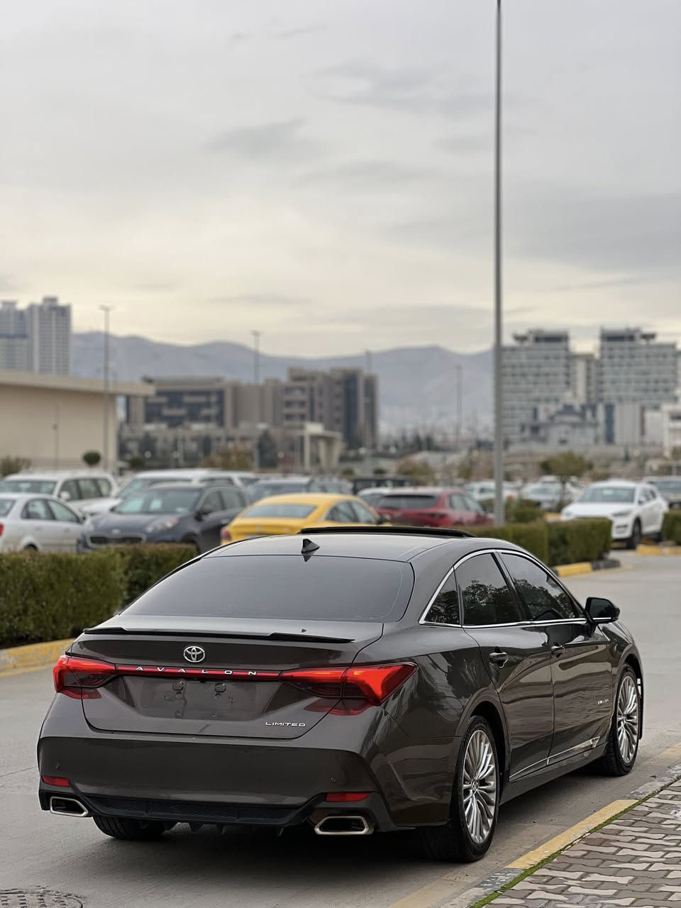 تويتا افلون 2019 Limited وارد كندي
أللون مميز قهوائي 
رقم سليمانية بسمي تحويل ثاني يوم
فول مواصفات واحد علي واحد 1/1 
داتاشو ٥ كامرة سماعة JBL بصمة فتحة فول 
مابية صبغ كلين دعامية للدعامية كفالة عامة رقم شانصي و موجود و سونر موجود سيارة حيل نظيفة
جامات اسود كتاب دائرة مرور سليمانية 80%
كير محرك بشرط ما مفتوح مابية صوت..تخم طايرات جديد رادار بشرط…حجر بيلادي بشرط 
📍مكان السيارة سليمانية
***********
***********
