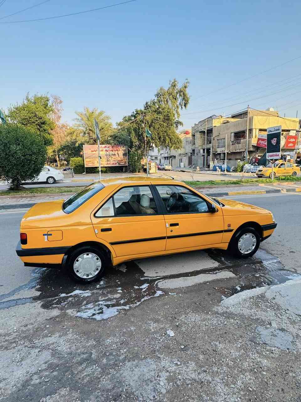 السلام عليكم 
بيجو جي لكس مكفولة مودل 2017 
مكاني الحرية 
السعر 68 $ بيها مجال قليل 
 
***********
