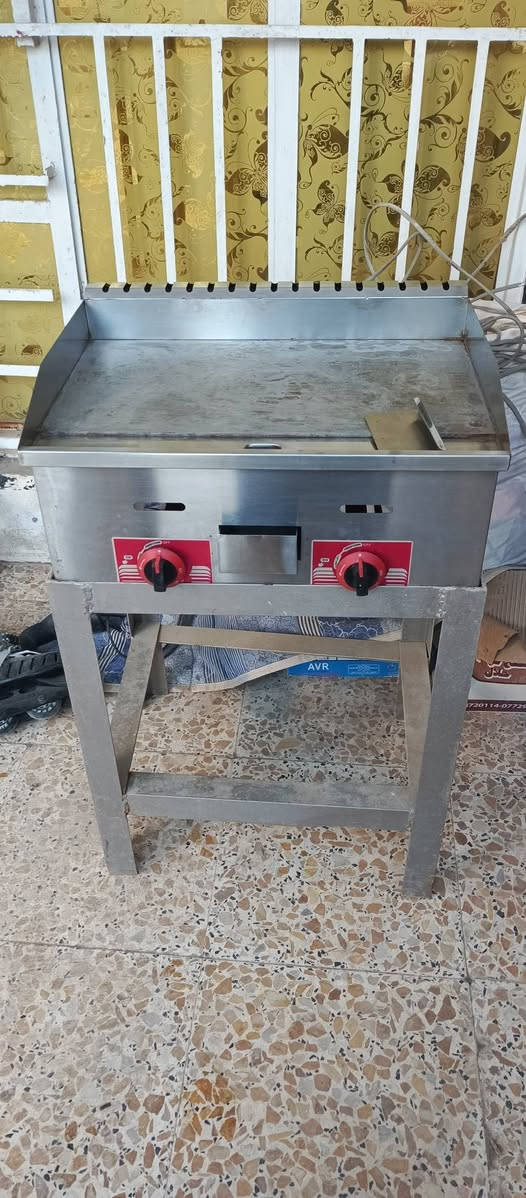 شوايه سل استيل اصليه 2مشاعل ام الجداحه جديده هيه وميزه للبيع السعر 175وبيه مجال***********
