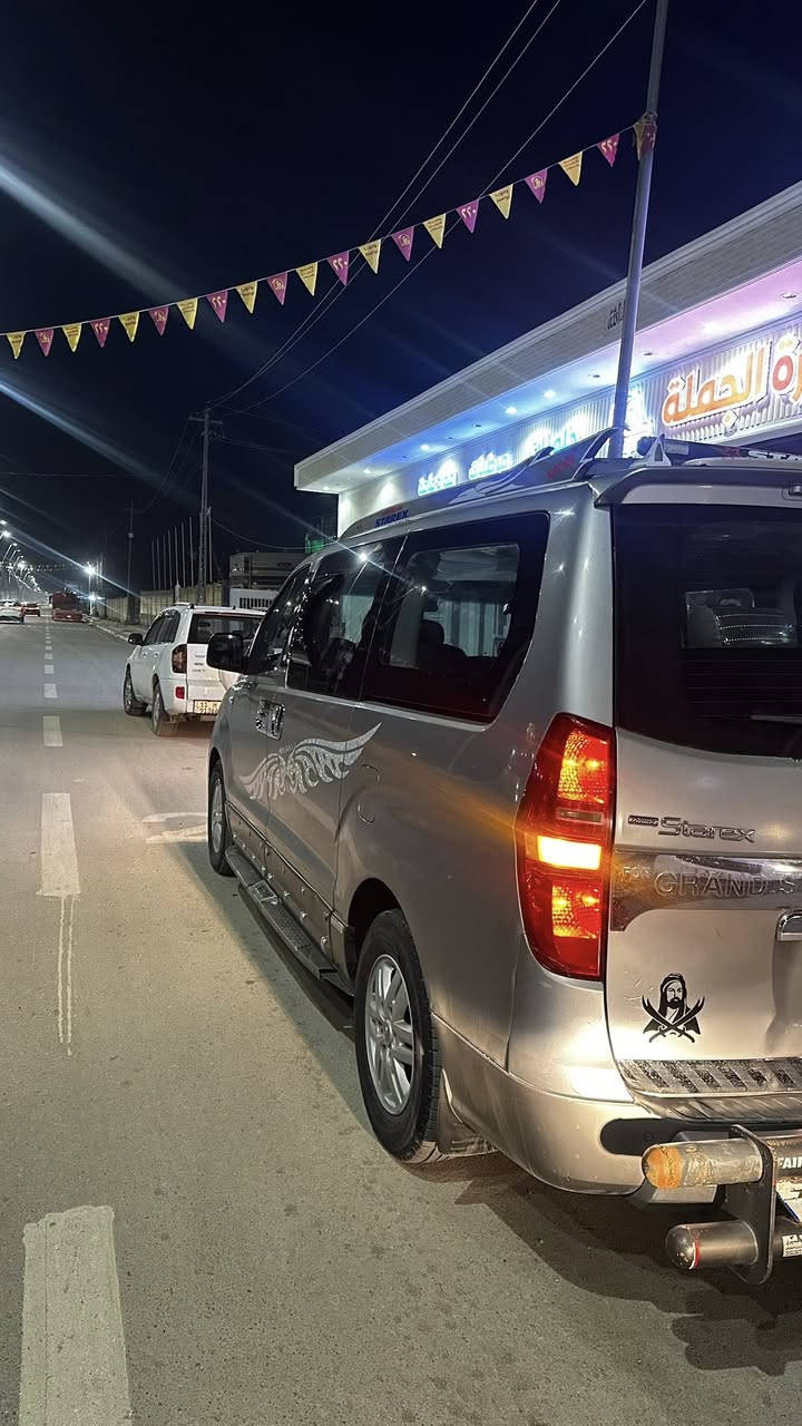 السلام عليكم 
ستاركس  مسكر 2012مرمزه 18سياره أصوليه شرط التحويل سياره بيها جاملغ صفحت العبري الأمامي مبدل او الخلفي بي صبغ من كوريه رقم إنكليزي  سنويه ال 36محرك سبلاين 12قبق اسود  قبل يومين شاده بضمان

مكلف بل نشر الي يريد يعرف بقيت التفاصيل هاذه رقم راعي السياره ***********
