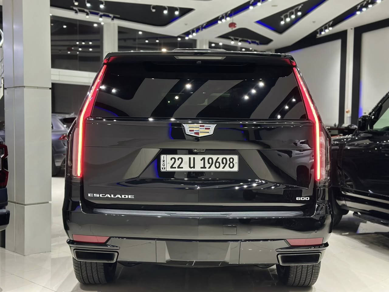 CADILLAC ESCALADE 600 PREMIUM LUXURY
موديل : 2024 
وارد: امريكي
المسافة المقطوعة : 11000 کم
حجم المحرك : 8 سلندر
فول فول مواصفات : مراية كاميرا - بانوراما -سلايد - كشن تدفئة - كشن تبريد - المحافضة على المسار - رادارات 360 - كاميرات 360 - ……………. . 
بدون صبغ مكفولة 
للاستفسار: ***********
—————————————————————-

CADILLAC ESCALADE 600 PREMIUM LUXURY
ساڵ: 2024 
هاوردە : ئەمریکی 
ماوەی رۆشتن : 11000 کم 
قەبارەی بزوێنەر : 8 بستۆن 
فەل مواصەفات : ئاوێنە کامێرا ـ پانوراما ـ سڵاید ـ کوشن هیتەر ـ کوشن تەبرید ـ lane keep assist- رادار 360 - کامێرا 360 - کوشن کارەبایی ـ سوکان هیتەر ـ ………….. .
بێ بۆیاغ 
بۆ پەیوەندی : ***********
