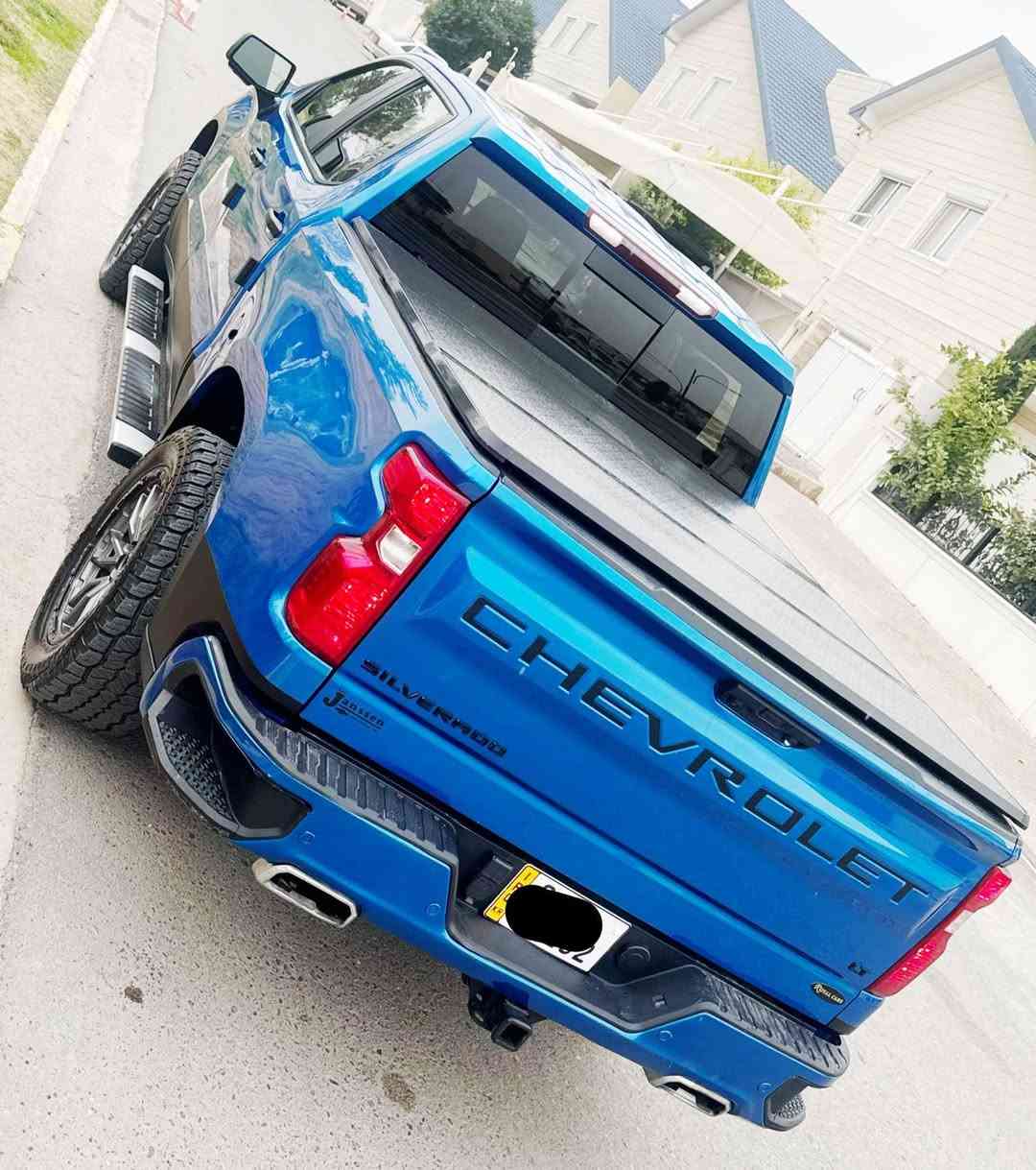 السلام عليكم من رخصة الادمن المحترم والاعضاء الكرام
سلفرادو 2024 مواصفات Z71  اصل السياره بمعنى الكلمة جديدة جدا جدا ماشيه فقط ((( 18 ))) الف يعني اخت الصفر  محرك 5300 ال 8 سلندر المرغوب طبعا فور ويل 4X4 

دشبول تاهو 

باب طويل بودي قصير المرغوب 

سياره مميزة جدا جدا 

موقع اربيل  رقم هزه فحص كله جديد مباشرة تحويل .. 

بجم كبس برغي ممفتوح ضرره جانبي 

قطعتين وشويه صبغ فقطططط

تفاصيل …

لون ازرق بحري مميز جدا جدا  

شاشات الكتروني كير طرح المرغوب

كير بالستيرن ايضا رياضي  

كشن كهرباء 

كامرات عدد 5  دواره 

شاشات الكتروني كثير من الاوبشنات 

كشنات تدفئة وتبريد وستيرن تدفئة 

رادار امامي 

نقاط عمياء جوانب

شاحن واير ليس 

شغال عن بعد بصمات ابواب وتشغيل 

مرفعة امامي ترفيع ٢ ونص انج 

الاضافات ..

دوسات بلاد .. قبغ بودي  .. ويل كب وتاير جبلي ٢٠ امريكي اصل مميز جدا جدا 

ويل مميز ايضا 

صبغ فقط جاملغ خلفي باب بدون شاصي كفالة عامة باقي السياره

ايرباك فقط برده 

السياره من كل النواحي جديدة جدا من التفاصيل 

يعني جاهزه ماتحتاج اي مصاريف 

صور امريكا مرفقة بالمنشور فقط هذه ضرره واضح بجم كبس كلبس مامفتوح بيها 

السعر … 365   ورقه مجال بسيط للشراي واتشرف بالجميع 

مكان اربيل متوفر واتساب عل نفس الرقم فديو كامل التفاصيل 

***********
