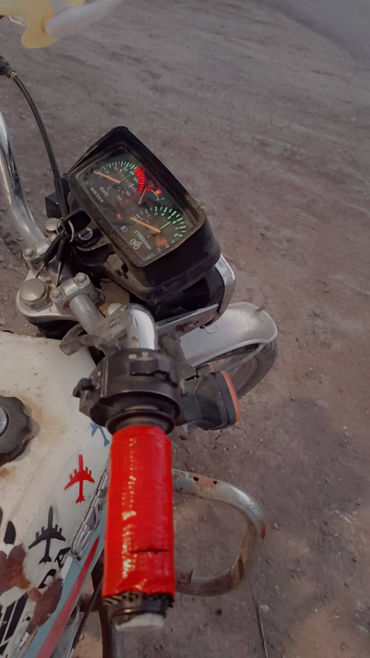 دراجه ايراني 5 گير نضافتها مثل مموضح بصوره اي نقوصات مابيها شي بصيط سعرها 300 مكاني طارميه/ مشاهده.. ‏‪***********‬‏
