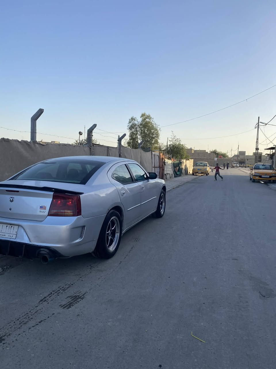 السلام عليكم
دوج جارجر 2007 
رقمً كربلاء مميز سنويه ٢٠٢٧ 
تبديل جاملغ امامي جه العبري وصبغ عام جماليه محدث بنيد ودعاميه خلفيه 
موجود فيديو كامل لسياره قبل لا تنصبغ 
سياره جاهزه ماتذب عليه الف
صدر امامي جديد
صدر خلفي جديد
تخم تاير جديد
تخم ويل كب جديد
تخم بلكات جديد 
تخم مجاول جديد
تخم بخاخات جديد 
فيت بم جديد
فلتر مساعد جديد
قاعده فيوزات جديد
ثلاجه جديده 
جويتر جديد 
باتري جديد 
سلف جديد
منضومه الماي جديده 
دشبول كامل بدلته جديد مال كصه حاويه
شفت ستيرن جديد 
محرك٣.٥  لاتنقيص ولاتبخير كير اكسن شرط ترايك ٢٠٠.     تبريد ثلج 
مكاني ديوانيه. سعر ٨٥ رجاًء مايعجبك سعر اعبر المنشور حلالي خاسر عليه هواي 
***********///***********
