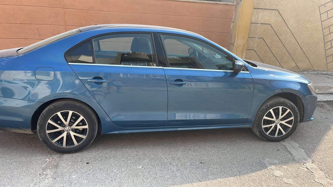 سلام عليكم
جيتا موديل 2017  
قطعتين صبغ. جاملغ امامي كلير امريكا جاملغ خلفي  صبغ العراق 
سياره كير ومحرك خير من الله  صدر امامي خلفي جديد 
سنويه جديده هزه تخلص شهر 2 
سياره نص فول 
 عنوان اربيل  
115بيه مجال بسيط 
***********
