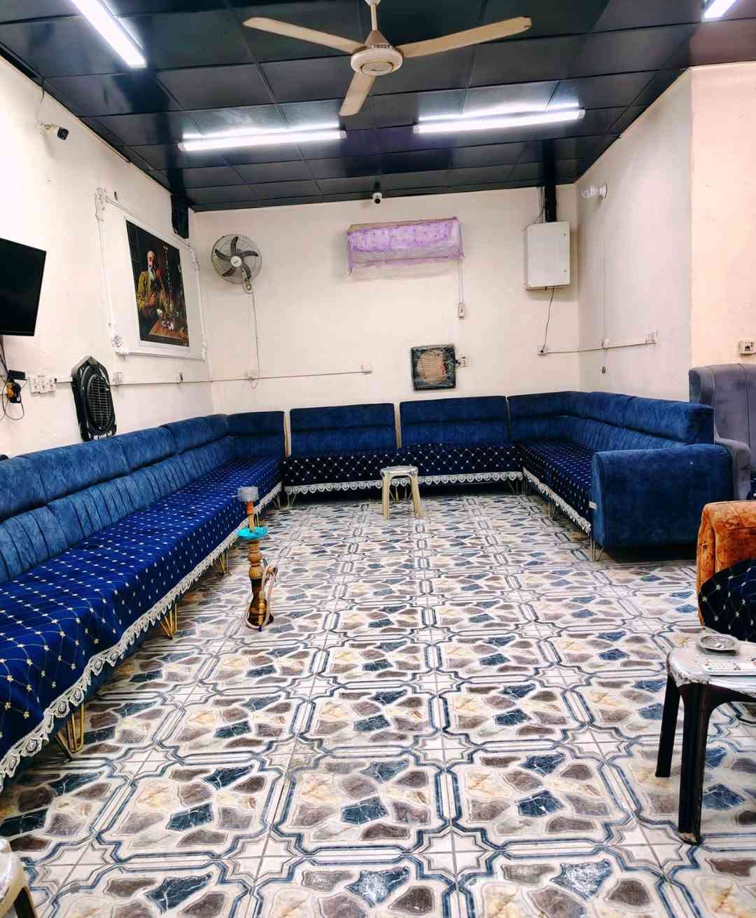 السلام عليكم كوفي للبيع  الموقع الدلال مقابل علاء التميمي ابو المكتبه قرب المجلس البلدي جاهزه لاخير بدون نقص بيها ايجار مدفوع. ***********
