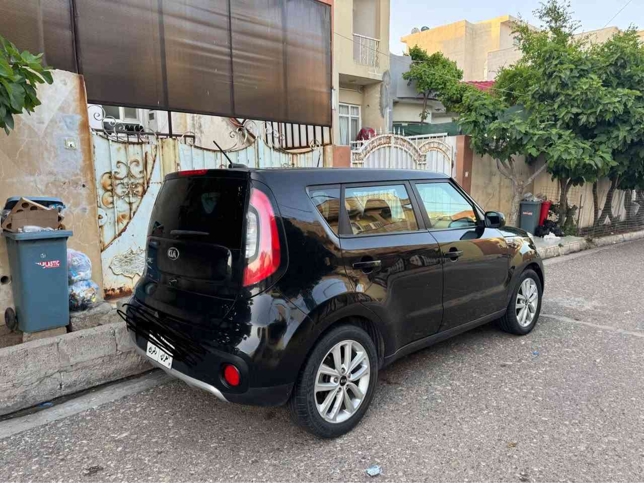موديل 2018 صبغ 2 قطعة ماشي 123 ونص فول رقم سنوي جديد رقم دهوك دولي بسمي تحويل وكالة محرك 2000 دوش مكان دهوك ***********
*********** دهوك, العراق

