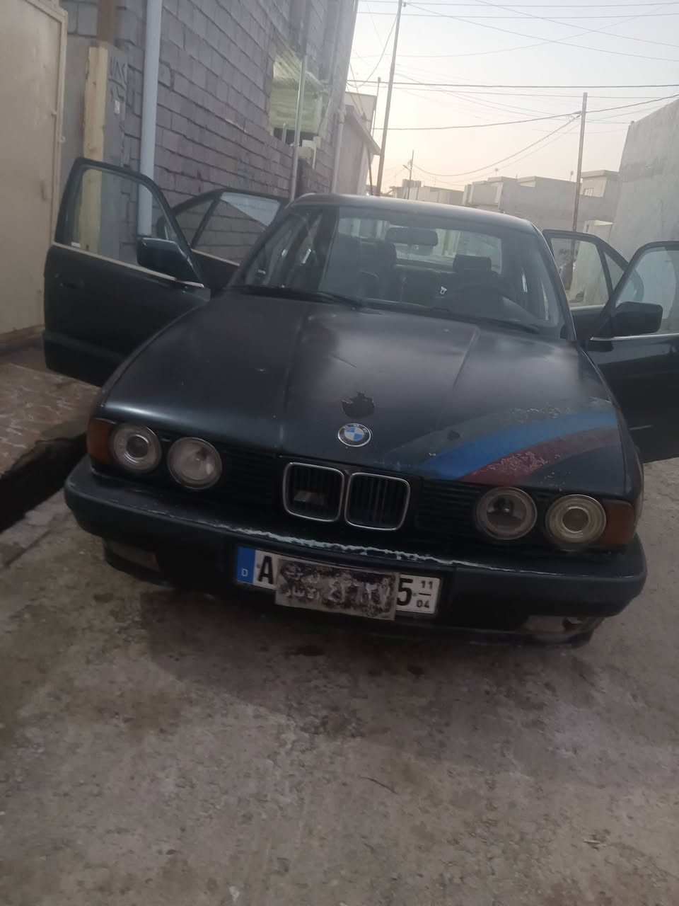 السلام عليكم للبيع بي ام 520 موديل 91 كير شرط مكينه اثر نفخ مكينه كبس بدون صبغ تايات جديد باتري جديد رقم انبار اخضر شرط  بدن ضرب السعر 32 وبي مجال ***********
