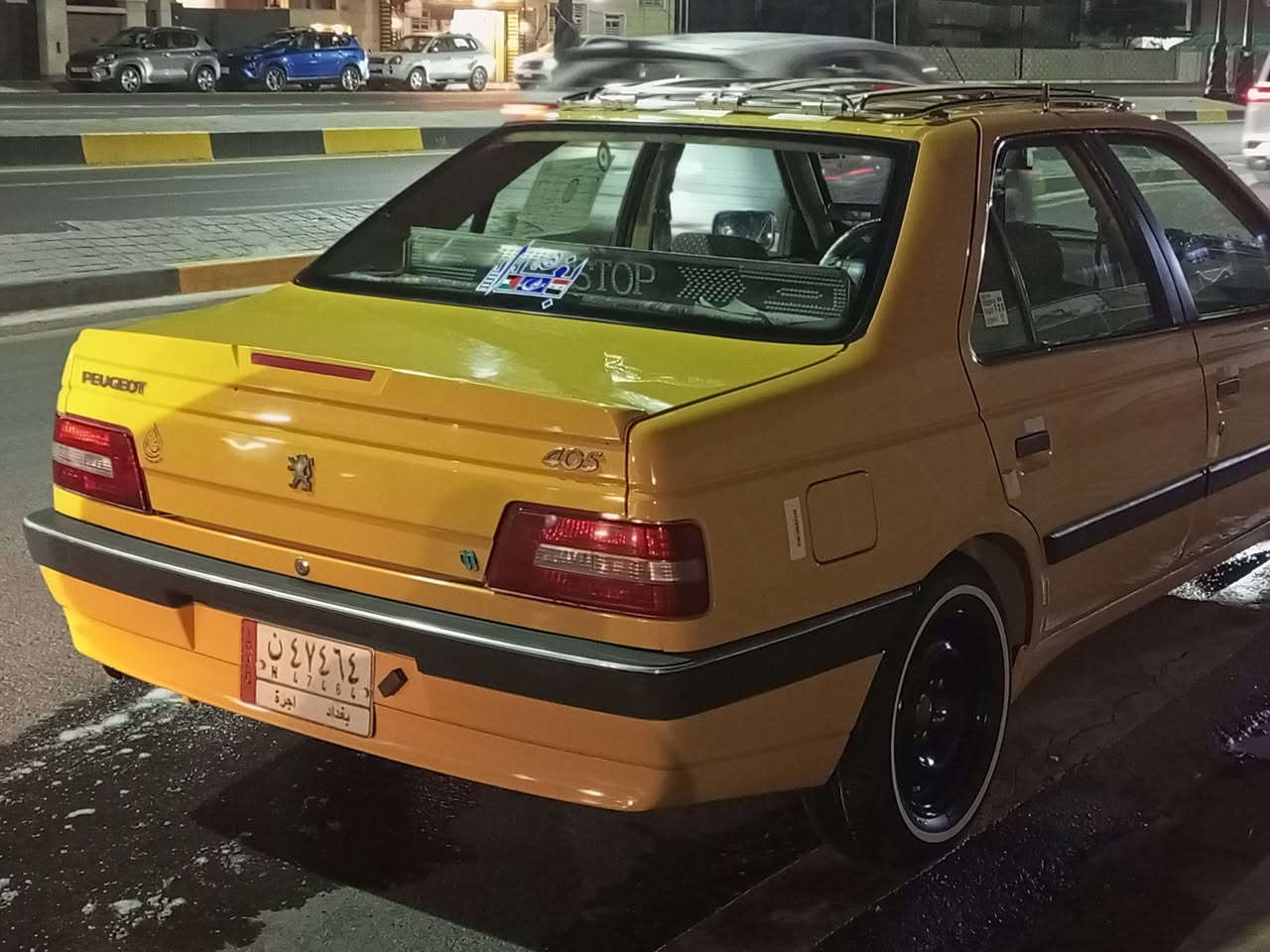 السلام عليكم لميس 16السيارة جديده بيها صبغ شبر بين الباب الامامي والخلفي من جوى  التريشه       السعر المطلوب ب55وبيها مجال مكان السيارة بغداد الكريعات رقم الهاتف ***********
