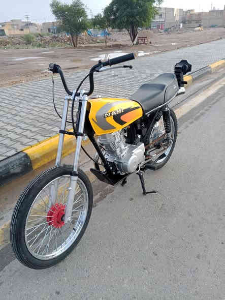 السلام عليكم ورحمه الله دراجه البيع تعمير شلامجه اصلي شاصي 25 سكنر مكينه ناعمه كلش صبانه ما ممدود عليه مكاني كوت زين القوس (ما متواجد خاص )👉 انتصل *********** اوراق 6 اسكنر
