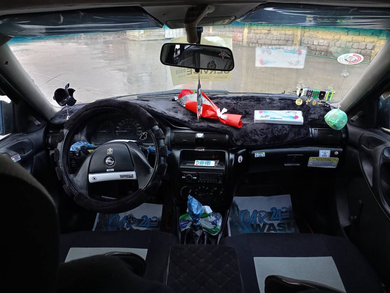 استرا صندوك موديل92حجم18
رقم نينوى 
سنويه عضم 2028كابون بانزين بيها
مكينه وكير شرط كصه 
طخم خلفي امامي كلو جديد 
طخم ويلكب  
فتحه سقف + 
كهربايات كلها شرط مايعوزها اي 
كيجات كلها شغاله وشرط 
غرفتها جديده وشرط 
باتري جديد +ستيرن بور
فقط مصبوغه عام بدون ضرر شرط
مكان موصل الايمن #السعر43بي_مجال 
‏‪ 0750 887 3923
