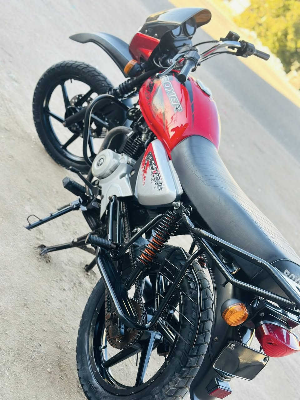 السلام عليكم
دراجه لبيع بوكسر موديل 2023 أوراق بسمي  دراجه جديده  بس بيه شويت شقلات   بس ربل ولف  كايم  رادله ربل ولف.  لدراجه بس إذا بأرده دخن  وديته كالو ربل ولف    السعر 1400 وبيه مجال هاتف ***********
