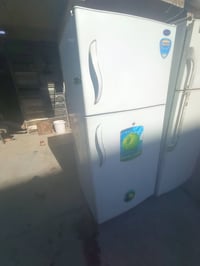 ثلاجة • سعر مناسب • ما دخلها تصليح