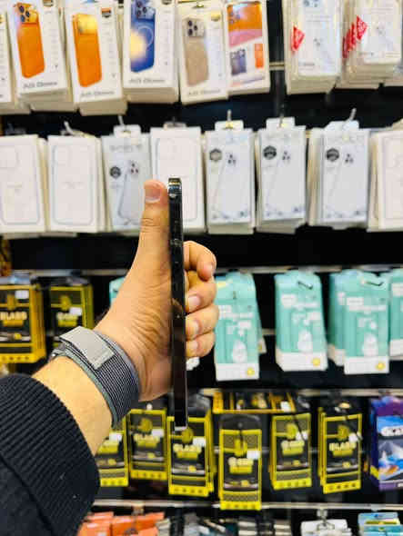 سلام عليكم ايفون ١٣ برو ماكس
ذاكره٢٥٦👌👌
بطاريه٩١👌👌
جهاز وتر بروف بلادي وضع شركه اي خلل مابيه مكفول كفاله عامه نضافه فوك ٩٠ كلش نضيف جهاز  زلغ مابيه مكاني بغداد مدينه الصدر سعر نهايته٦٧٥ شراي اتصل 
***********مركز نور للموبايل نورونا وتدللون يوجد نضام مراوس او بيع
