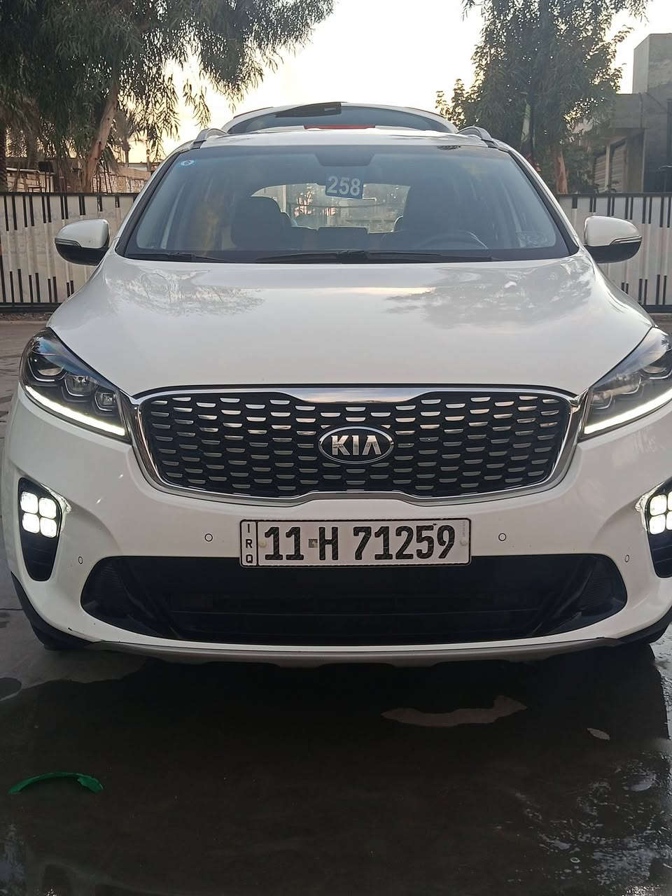 السلام عليكم
للبيع سورنتو 2020 6 سلندر فول مواصفات 
ما عده بنراما ول فورويل 
رقم بغداد تحويل ثاني يوم بسمي مكفوله كفاله عامه 
دبل شباك 
بصمه ابواب وتشغيل 
بردات خلفيه 
كشنات كهرباء 
مري شفط ويل كروم جنطة كهربائية ذكيه 
لايتات لد خلفي امامي شاشه كبيره لمس كامره خلفيه 
حساسات خلفي امامي تحكم ستيرن جهتين
نضام ترحيب شاحن لاسلكي كار بلي سيارة جديدة 
ماشيه 100 دك جرس سبير ما نازل
مكاني  278 الشراي يتصل 
رقم الهاتف ***********
