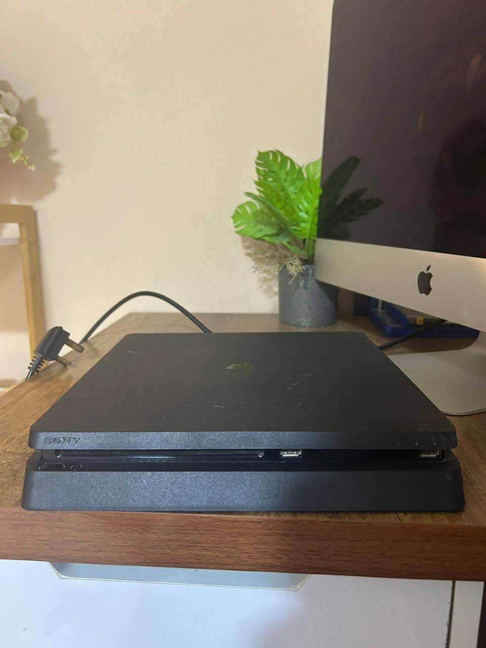 السلام عليكم عندي حاسبه مواصفاتها موجوده بالصور
وعندي بلي ٤ سلم 
مساحه 408 GB 
بدون هارد
واقراص 5 
ويده وحده
اريدهم ب ٥٠٠ عنواني حي الاعلام


**إذا كنت صاحب هذا الإعلان وتريد حذفه لأي سبب، رجاءا أرسل رسالة إلى الدعم الفني**