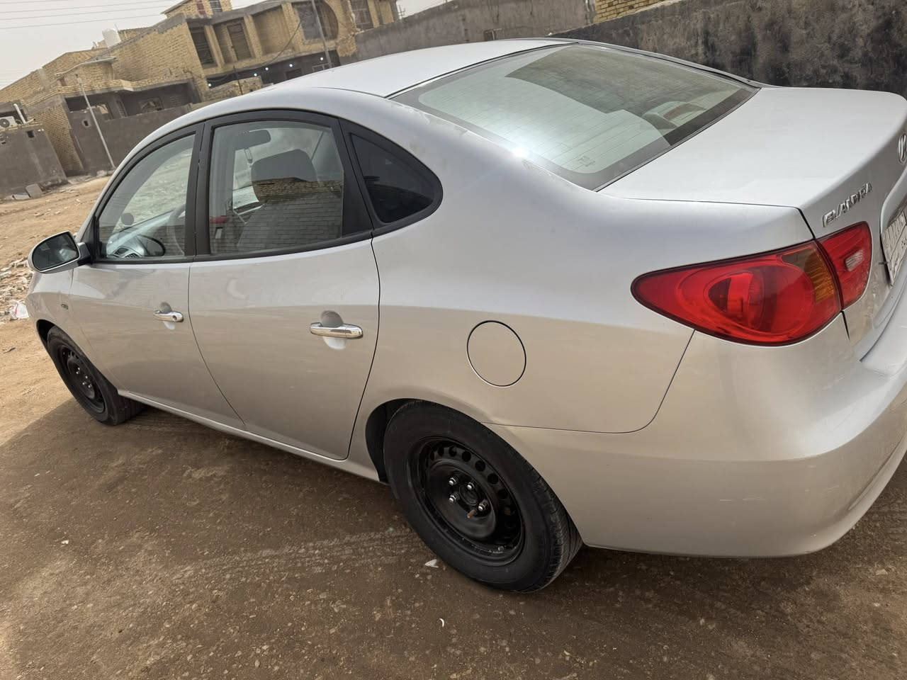 سلام عليكم الانترا مديل ١٠ سيارة جاهزه البيع او مراوس العنوان ذي قار ***********
