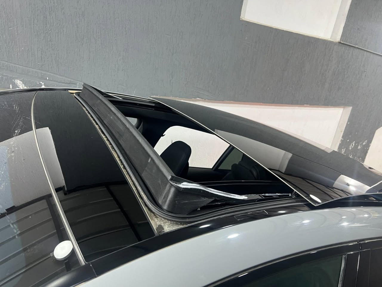 ⚡️ للبيع | Mercedes EQS 500 (2023)

✅ وكيل
✅ 5,000 كم 
✅3300 سي سي
✅ رخصة سنتين
✅ فابريكا بالكامل
✅ صيانة توكيل لمدة 6 سنوات
✅ ضمان البطارية 8 سنوات
✅ بروتوكول أوروبي
✅ مدى البطارية يصل إلى 750 كم
✅ متوفر وصلة شحن للمحطات
✅ متوفر 2 شاحن منزلي

للتواصل: DM 📩 القاهرة, مصر


**إذا كنت صاحب هذا الإعلان وتريد حذفه لأي سبب، رجاءا أرسل رسالة إلى الدعم الفني**