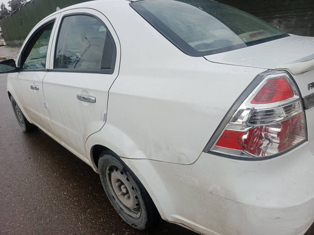 اسف السياره مامغسوله مطر افيو موديل 2011شركه عامه كير اوتوماتيك  محرك مفتوح المرغوب ماشيه 98الف سياره استعمال واحد  بيه صبخ مكانات بدون اي ضربه وبيه سستم مال صوت وياها جاهز كل نقص مابيه مكاني بغداد 
مستعجل عل بيع قفله 67 بالعافيه عل ياخذه 
السعر 67
الاتصال رقم ***********
