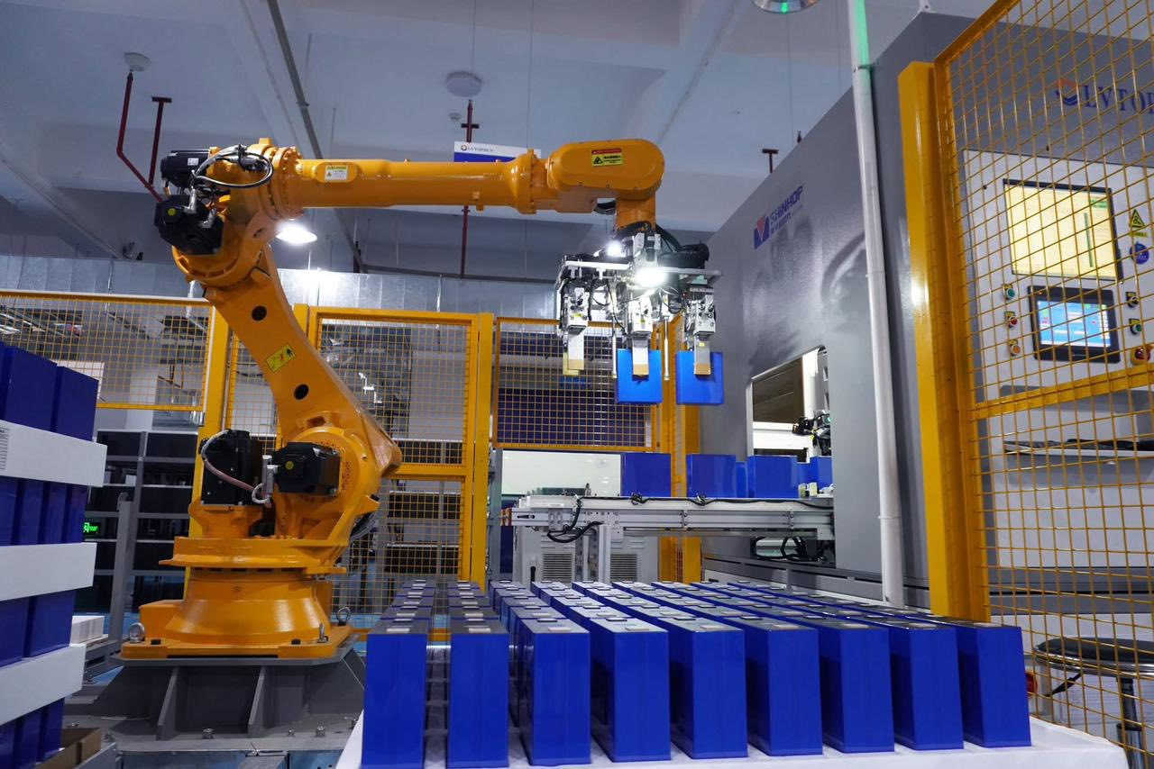 ⚡ بطاريات Lvtopsun – الجودة اللي تعتمد عليها للطاقة الشمسية!
✔️ متوافقة مع جميع الإنفرترات الموجودة في العراق – بدون استثناء
✔️ خلايا Grade A – إنتاج 2025
✔️ البطارية إنتاج 2025، مباشرة من المصنع
🏭 الشركة تابعة للمصنع الأم

📦 موقع الشركة 
بغداد – الكرادة – ساحة الواثق
أربيل – القرية الإيطالية
🔧 ورشة صيانة في بغداد
🛠️ ضمان استبدال حقيقي على المنتج

🔋 أنظمة 51.2V متوفرة بالأحجام التالية:
▪️ 5kWh
▪️ 10kWh
▪️ 15kWh
▪️ 32kWh

🔋 أنظمة 25.6V بالأحجام:
▪️ 2.5kWh
▪️ 5kWh
▪️ 7.1kWh

📞 للطلب والاستفسار:
رضا📱 :***********
