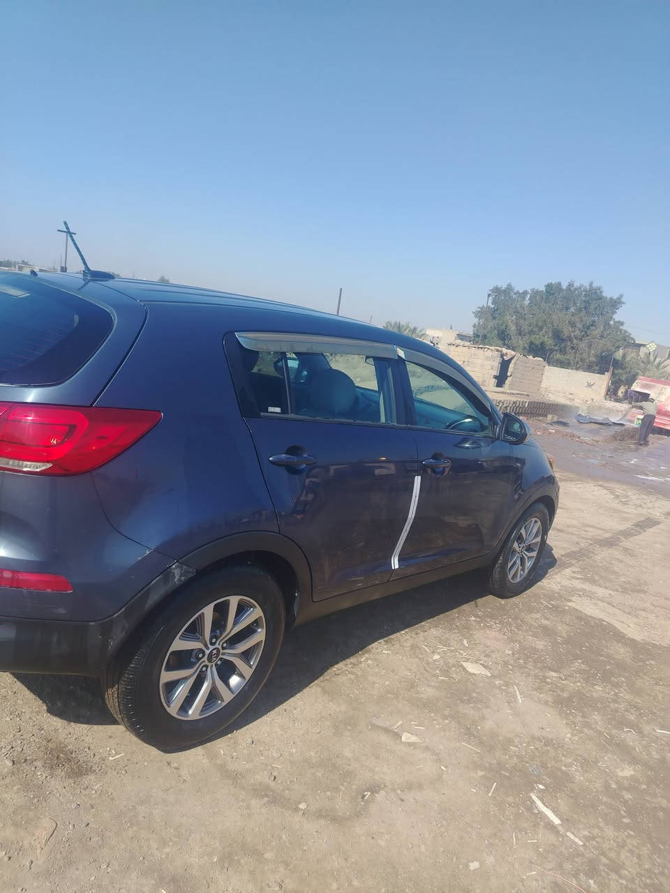 سلام عليكم كيه سبورتج موديل ٢٠١٦ وارد أمريكي حادثها فقط دعامية أمامية بدون اي ضرر ثاني والباقي كل شي مكفول بيها محرك ٢٤٠٠ نص فول باسمي رقم بغداد مشروع وطني السعر ١٦٥  مكاني بغداد حي النصر للستفسار ***********
