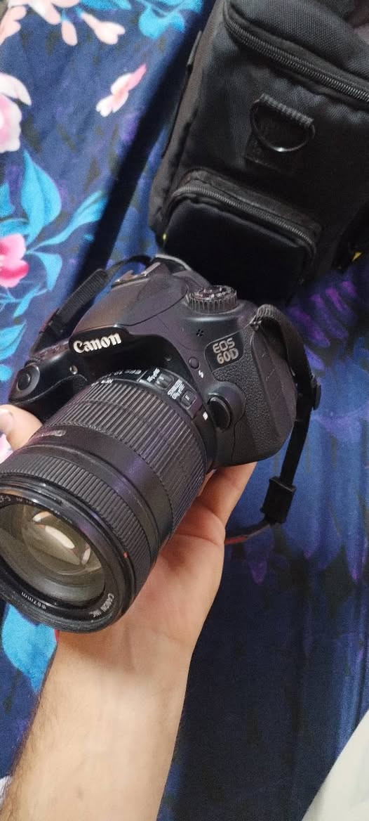 السلام عليكم
كامرات ثنين للبيع
اول وحده كانون 60 D جديده كلش ماعرف شنو بيها احط بيها البطاريه تطلع مابيها شحن وماتشتغل
الثانيه 90 D شغاله مابيها شي هيه وجنطه وشاحنه
ثنيهن بـ270 الله شاهد ضامهن وماعرف بيهن كلشي
مكاني البياع *********** يوجد توصيل
