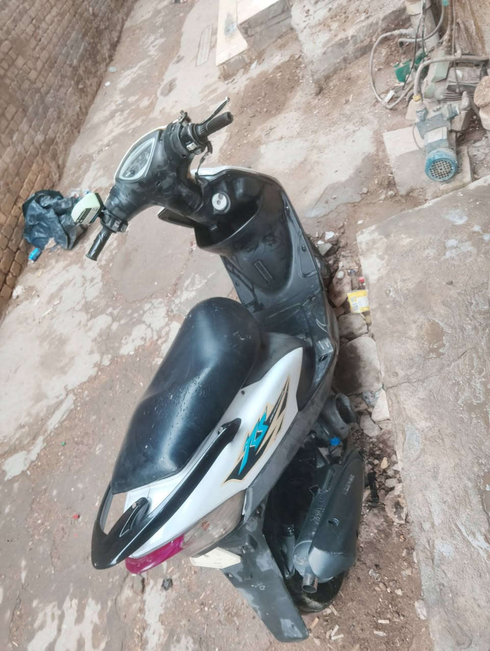 سلام عليكم
دراجه ماكس عدله بوشه 49 مكينه بلادي
صالنصه FM. رياضي
قفل جنطه
قفل ستيرن 
ملف جديد
بلك جديد
عقل جديد
تاير خلفي جديد
 
نكره هندر والسلف هم نكره بس وكف عندي
نقص مازده اماميه واشاير
الكفرات مختمه ختم واحد

السعر 550 وبيه مجال مكاني بغداد شارع حيفا 
تواصل خاص او واتساب ***********
