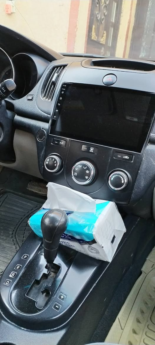 للبيع فورتي 2010 أمريكي مكينه 2000 دوش كلين بيها شبر جاملغ الخلفي جهة السايق سيارة احلى من الصور كلها جديده السياره السعر 90وبيها مجال ***********
