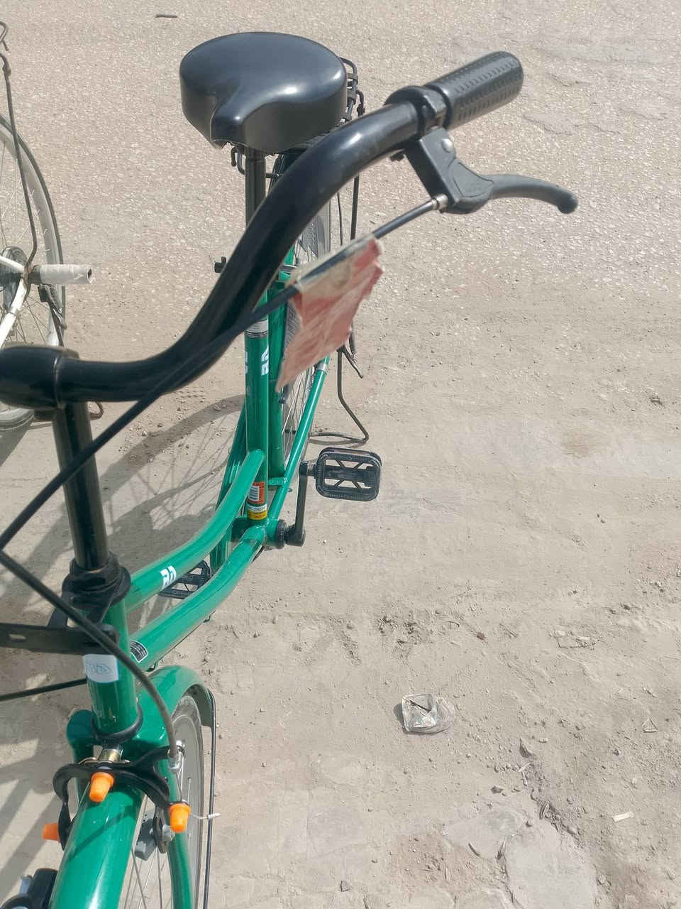 السلام عليكم شباب باسكل للبيع جديد صارلي أقل من شهر منزله من كرار مابي شخط  جديد وحلو موديل 22 سعر خاص رجائن الموشراي لايتعبني ويطل خاص ويصل يسولف سعر خاص مو تعلق وتكول سعر خاص ويرهم مراس بدراجه شحن ***********
