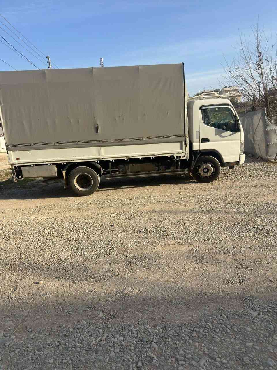 السلام عليكم

كنتر للبيع 2013  رقم سليمانية  بيها طخة بالوجه والقماره وباب السايق والباقي مكفول لا تبخير ولا تنقيص تخم تايرات سياره جاهزه  السعر ب190  وبيها مجال 
***********
