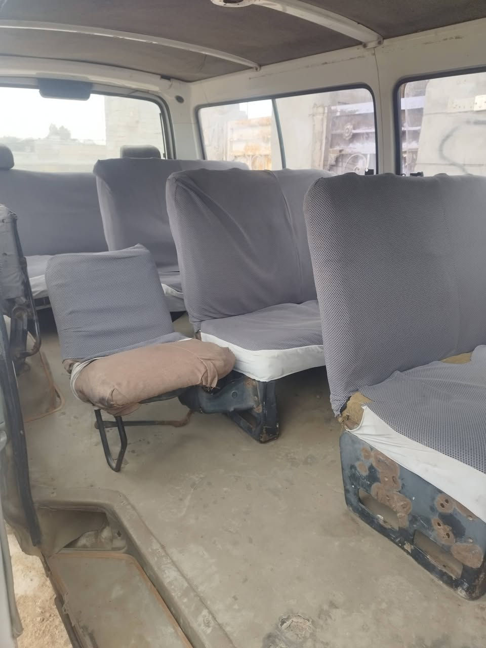 جنبي 2008 كير ومحرك مكفول قبل فتره شديناهن 
السياره بلاديه ولا قطرت صبغ بيه ولا ضربه فقط دشبولها تعبان 
مكانها حسينيه معامل 
السياره بسمنه مصفره من كلشي 
رقم الهاتف ***********
السعر 47 وبيه مجال الطيبين
