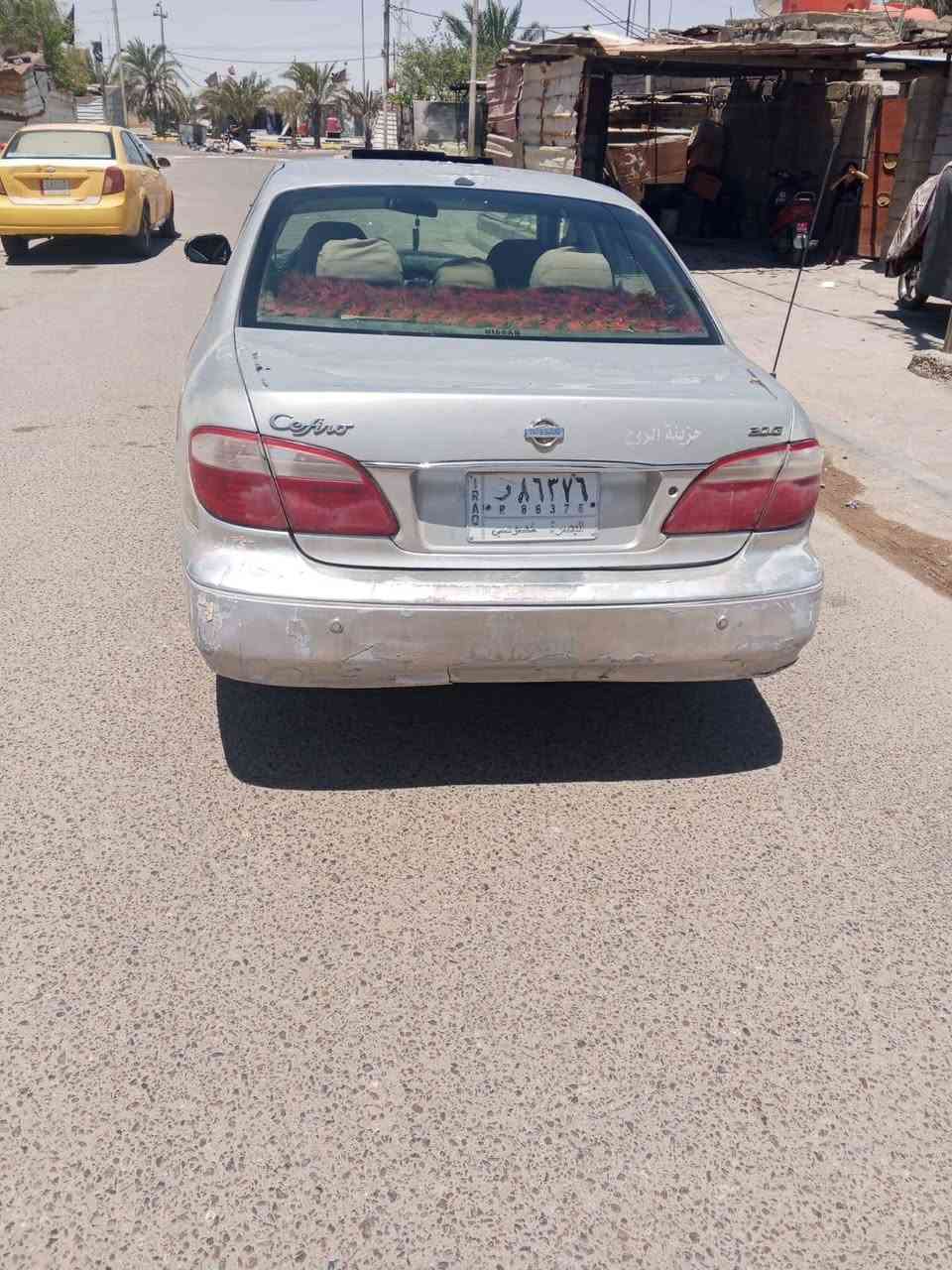 سياره نيسان سيفرو مديل 2000 مكينة وكير تمام سياره بيه قليل خياس بس الدوسه اليمنه عاوز اله حداده بس درايمات السعر 28 ورقه وبيه مجال عنواني بصره فاو *********** سنويتها لل 28
