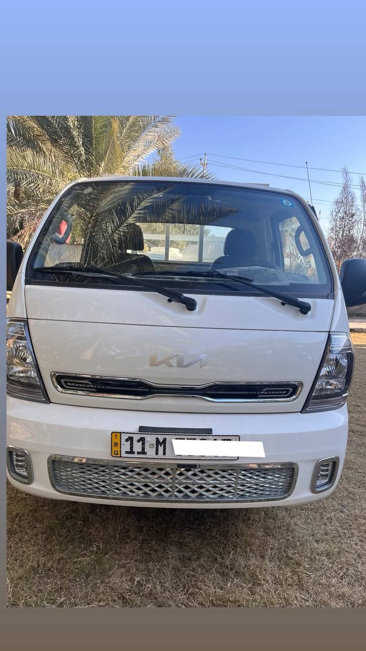 السلام عليكم للبيع كيا بنكو موديل 2025 

عداد 11 الف كيلومتر أخت الجديدة 
 
رقم بغداد المرغوب

محرك 2700 

كير عادي

مقاعد جلد  

شاشة مسجل  اصلية

كامرة خلفية

حساس خلفي

جام كهرباء

تحكمات ستيرن 

سستم الوجه كامل

دوشمة داخلية كشنات وأرضية 

مكان السيارة كربلاء 

مكفولة كفالة عامة 

للأستفسار الاتصال على الأرقام :

 ‭0780 393 9651‬

‭0771 054 7586‬
