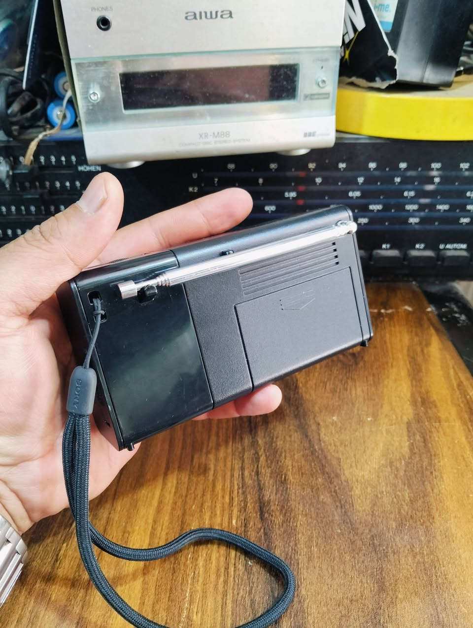 راديو سوني SONY 
موجات الراديو FM AM 
يعمل باتري قلم عدد 2 
سحب ممتاز للمواجات المذكوره 
يوجد فديو بالمنشور يوضح التشغيل 
للحجز والاستفسار المراسله على الخاص


**إذا كنت صاحب هذا الإعلان وتريد حذفه لأي سبب، رجاءا أرسل رسالة إلى الدعم الفني**