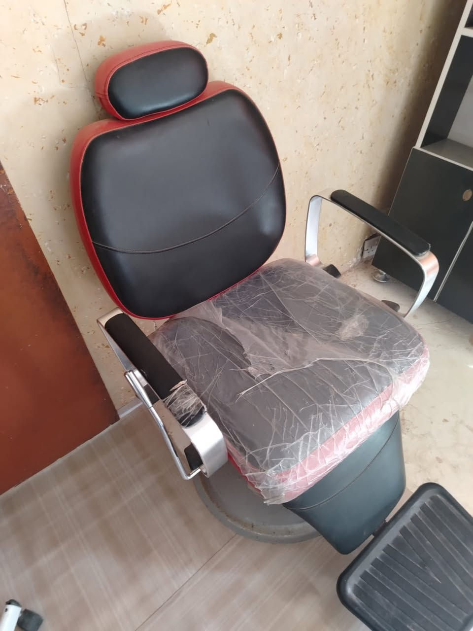 السلام عليكم مكيف نضيف وجديد وعلى الفحص تجي تفحصه يالله تشيله بسعر مناسب ٣٠٠ الف 
وكرسي جديد مستعمل فتره بسيطه سعره ٧٥ 
وجهاز التنضيف والبخار ٤٠ الف  مكاني كربلاء


**إذا كنت صاحب هذا الإعلان وتريد حذفه لأي سبب، رجاءا أرسل رسالة إلى الدعم الفني**