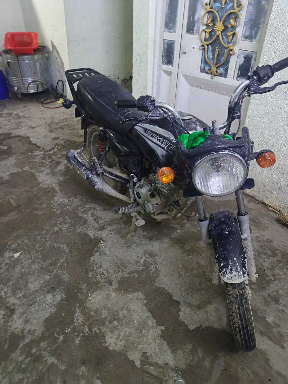 سلام عليكم بوكسر حلاويه للبيع السعر  500  وبيها مجال العنوان نجف حي الميلاد رقم ***********
